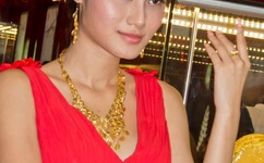 少女在浴室自杀20天